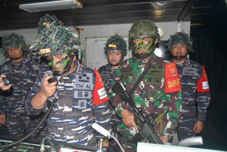 PANGKOARMADA II PERINTAHKAN PENDARATAN PASUKAN