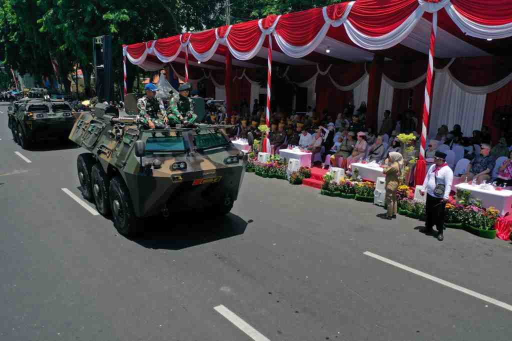ALUTSISTA TNI BUATAN PINDAD