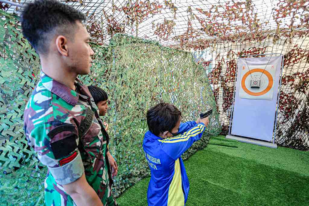 PAMERAN ALUTISTA HUT KE-78 TNI