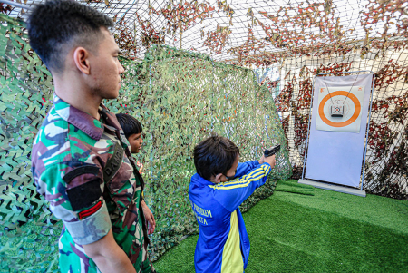PAMERAN ALUTISTA HUT KE-78 TNI
