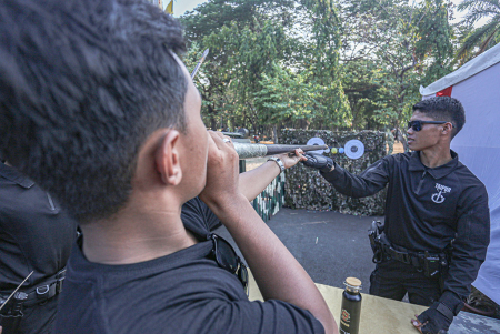 PAMERAN ALUTSISTA HUT KE-78 TNI