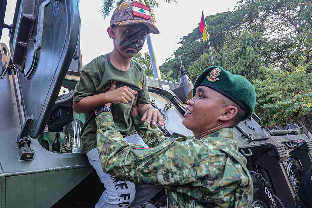 PAMERAN ALUTSISTA HUT KE-78 TNI