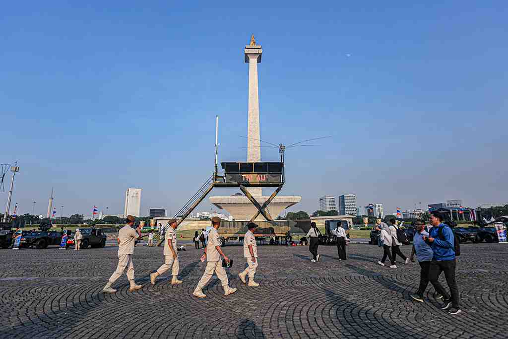 PAMERAN ALUTSISTA HUT KE-78 TNI