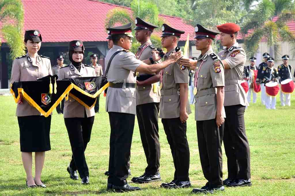 PASANG TANDA PANGKAT
