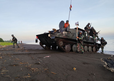 LATIHAN OPERASI TRISILA TNI AL