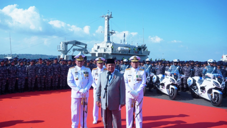 MENHAN RI BANGGA KEPADA PRAJURIT TNI AL