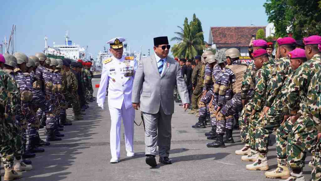 MENHAN RI DISAMBUT PRAJURIT TNI AL