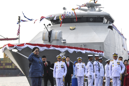 PERESMIAN DAN PENGUKUHAN KRI BUNG KARNO-369