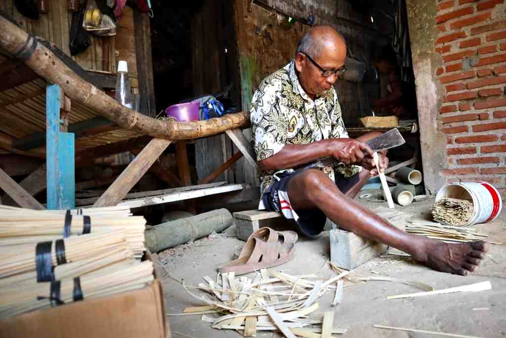 BUAT TUSUK SATAI