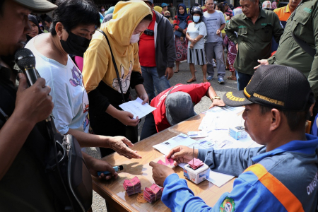 OPERASI PASAR BAHAN PANGAN MURAH SINGKAWANG