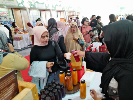 TESTER MINUMAN ROSELLA