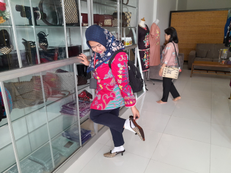 COBA SEPATU ANYAMAN ROTAN