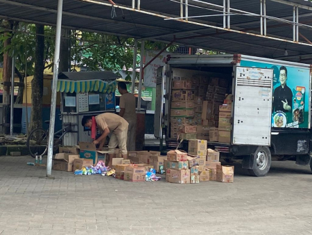 BONGKAR BARANG DAGANGAN