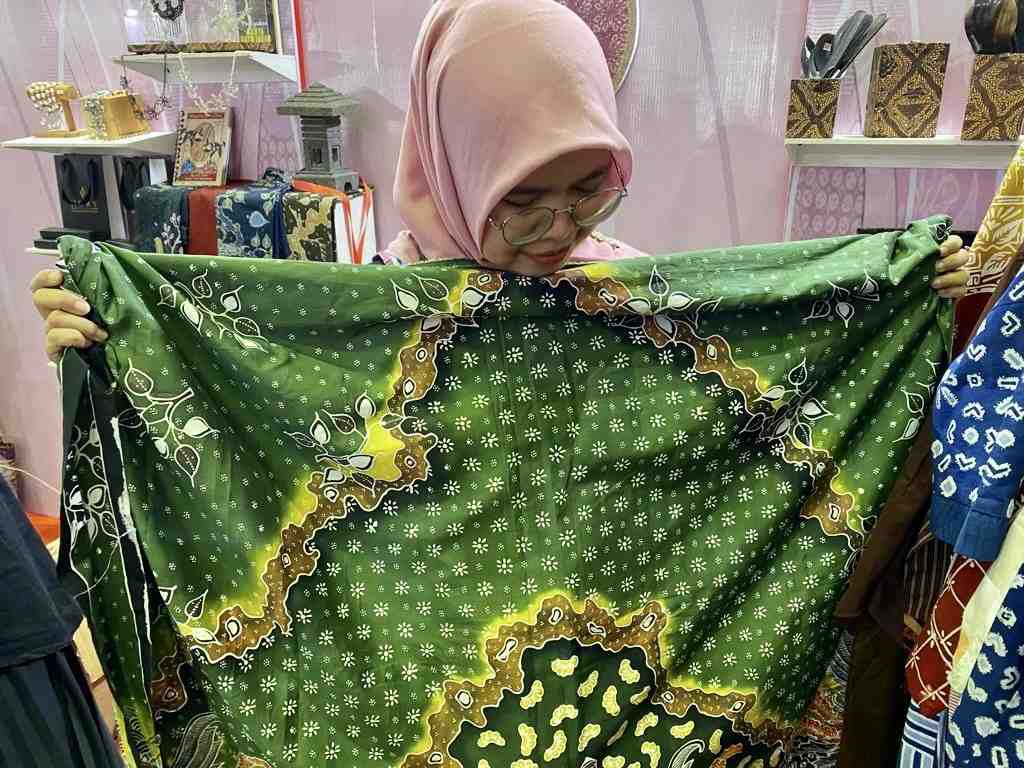KAIN BATIK BOROBUDUR