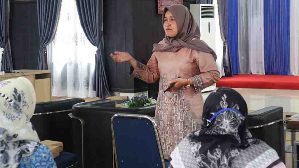 SAMPAIKAN MATERI PELATIHAN MENJAHIT