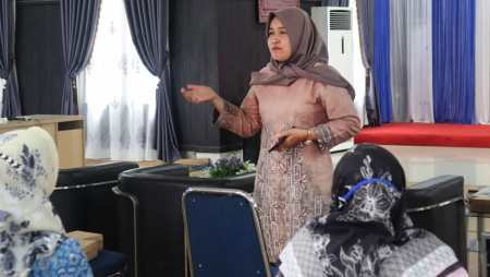 SAMPAIKAN MATERI PELATIHAN MENJAHIT