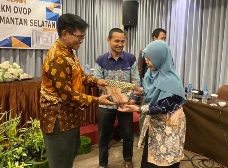 SERAHKAN POUCH SASIRANGAN
