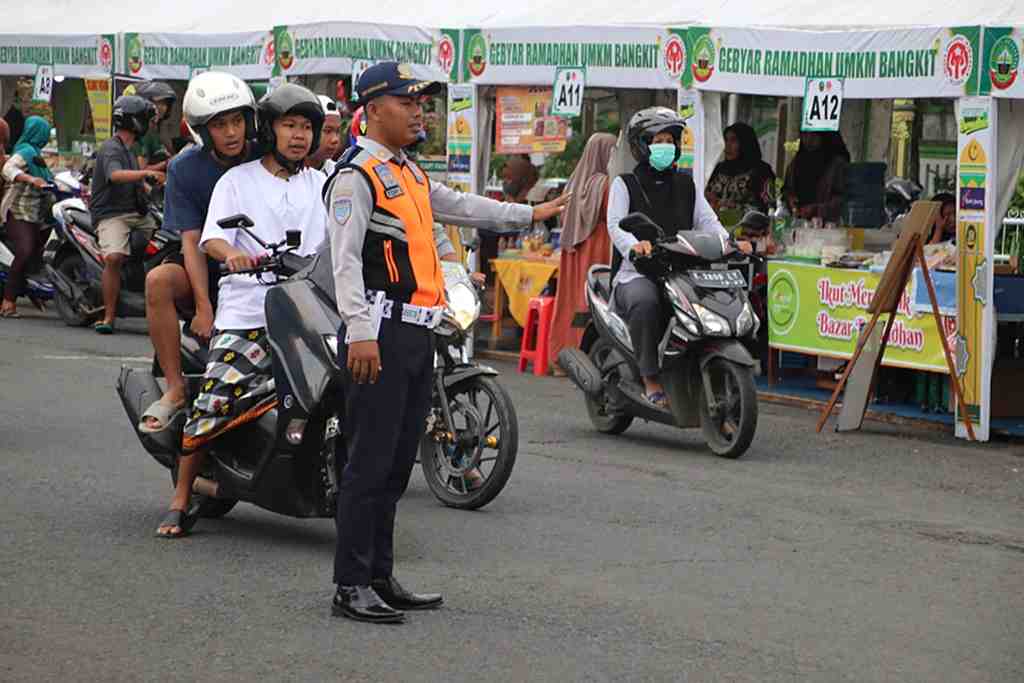 ATUR LALU LINTAS GEBYAR RAMADAN di BLORA