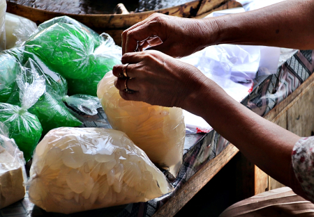 BUNGKUS KOLANG-KALING