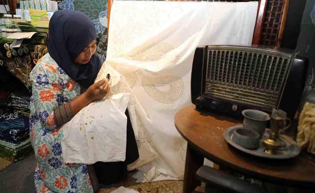 PROSES MEMBUAT BATIK MALANGAN
