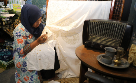 PROSES MEMBUAT BATIK MALANGAN