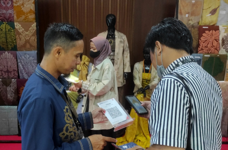 BAYAR DENGAN QRIS