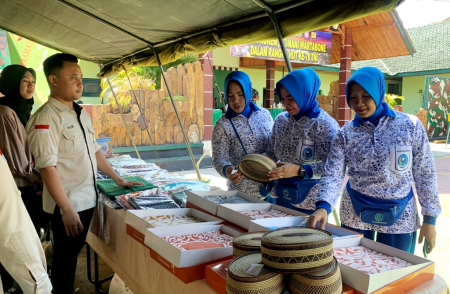 BAZAR DEKRANASDA GORONTALO