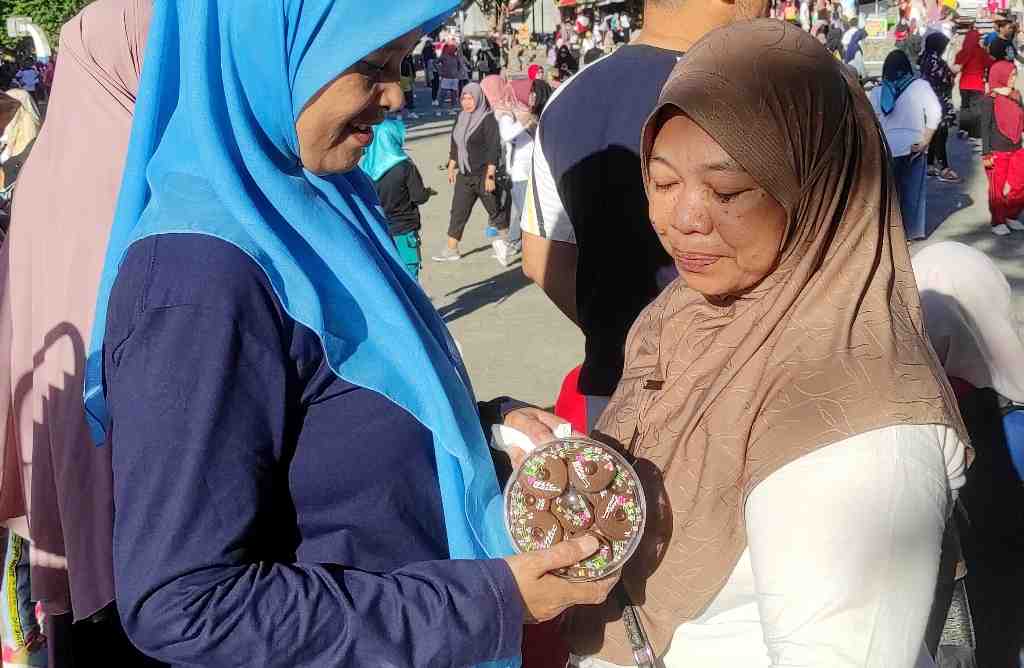 BELI KUE KARAWO