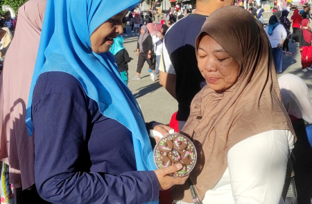 BELI KUE KARAWO
