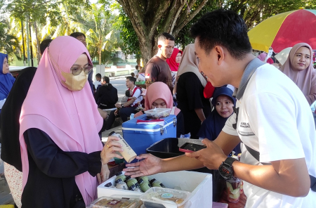 BELI MINUMAN DINGIN