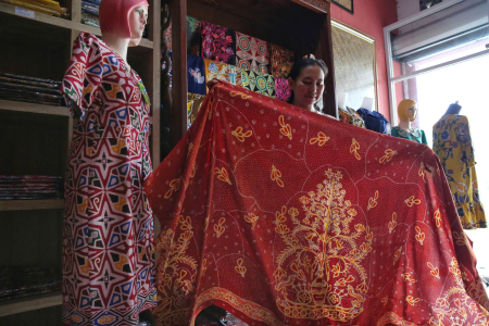KAIN BATIK BENANG BINTIK 