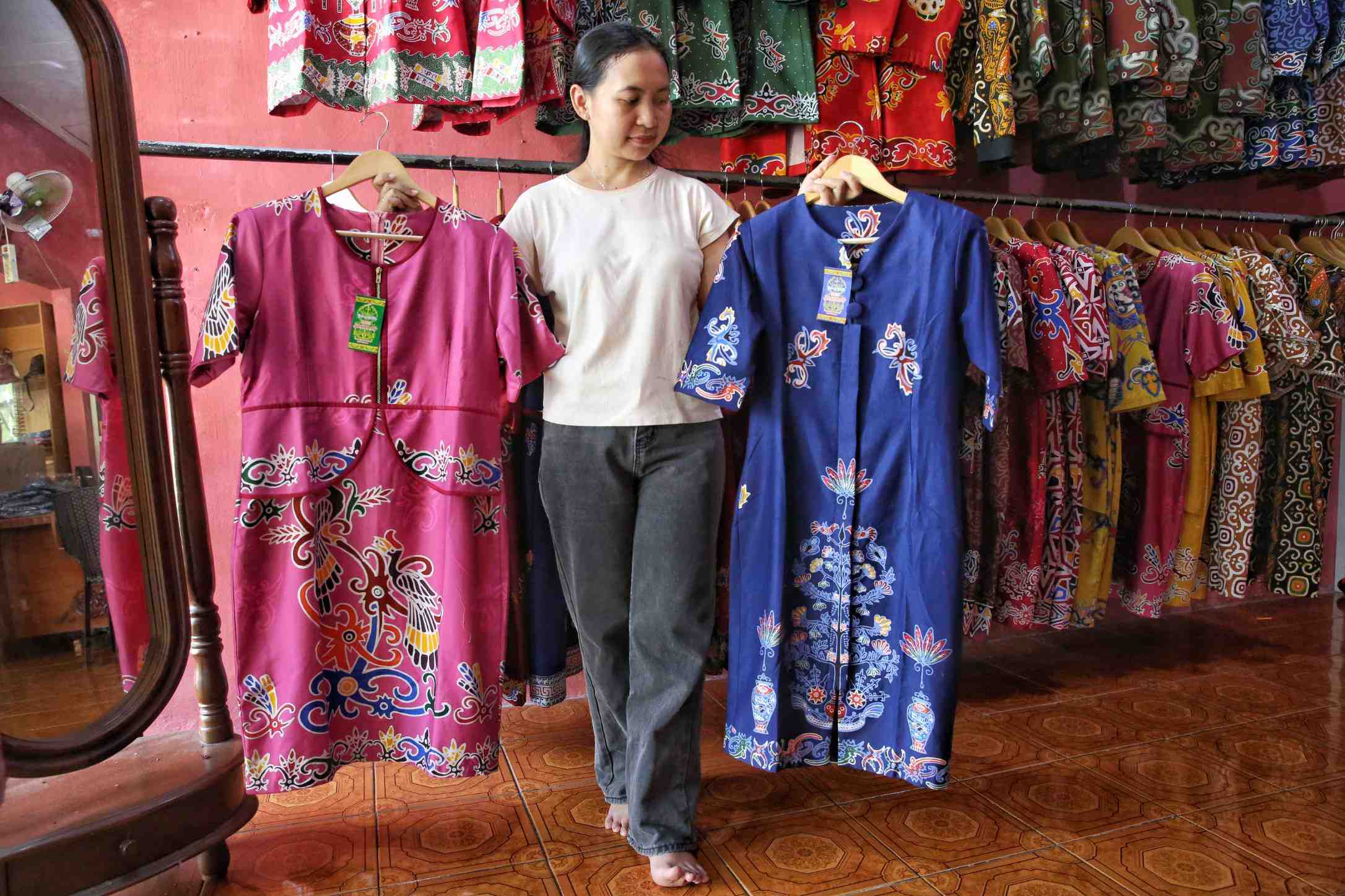 BAJU BATIK BENANG BINTIK