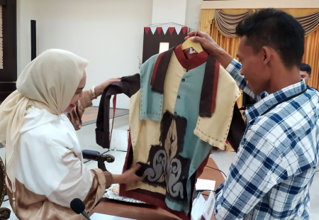 BIMTEK PERANCANG BUSANA KARAWO