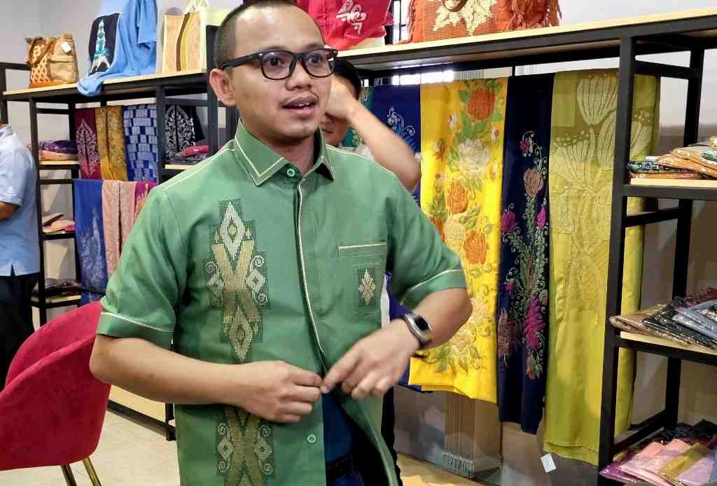BORONG KARAWO