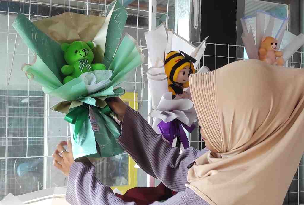 BUKET BONEKA