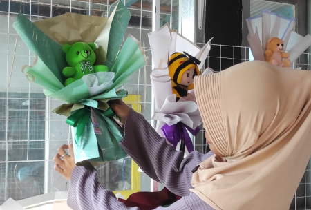 BUKET BONEKA