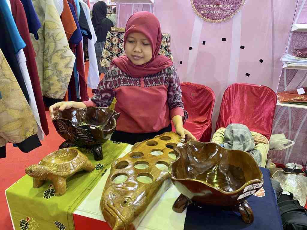 GALERI KAYU JATI