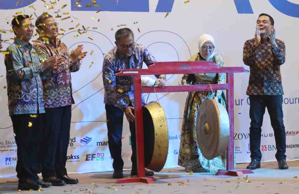 PUKUL GONG