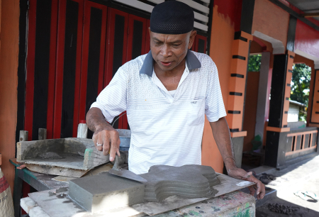 PERAJIN BATU NISAN