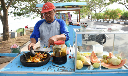 PENJUAL RUJAK BUAH