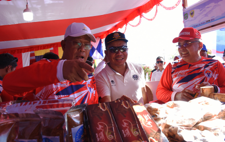 TINJAU STAND KULINER EXPO  UMKM HARI NUSANTARA 2023