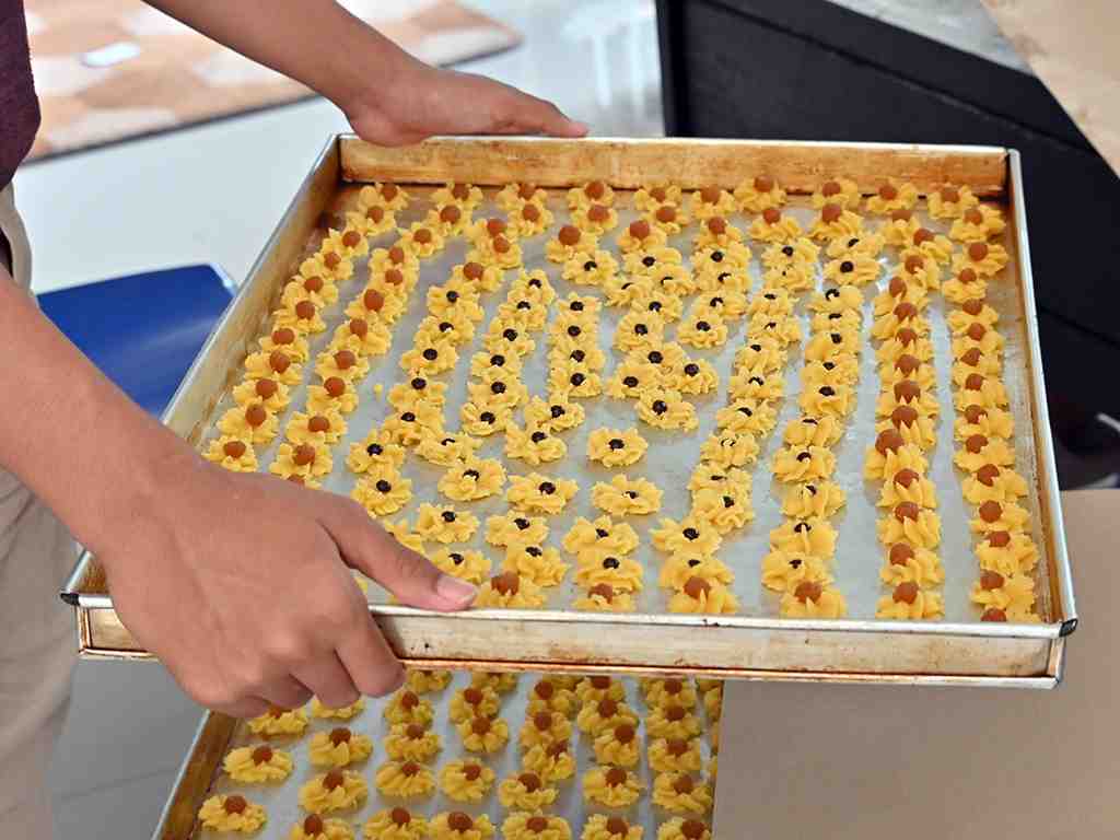 PEMBUAT KUE KERING