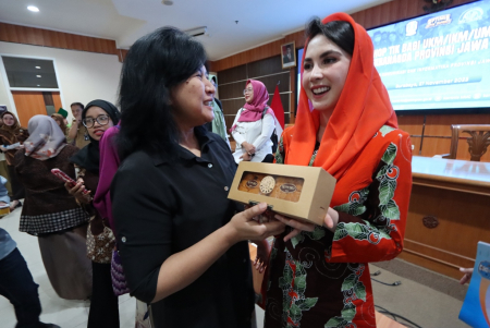 PELATIHAN TIK BAGI IKM, UKM DAN UMKM