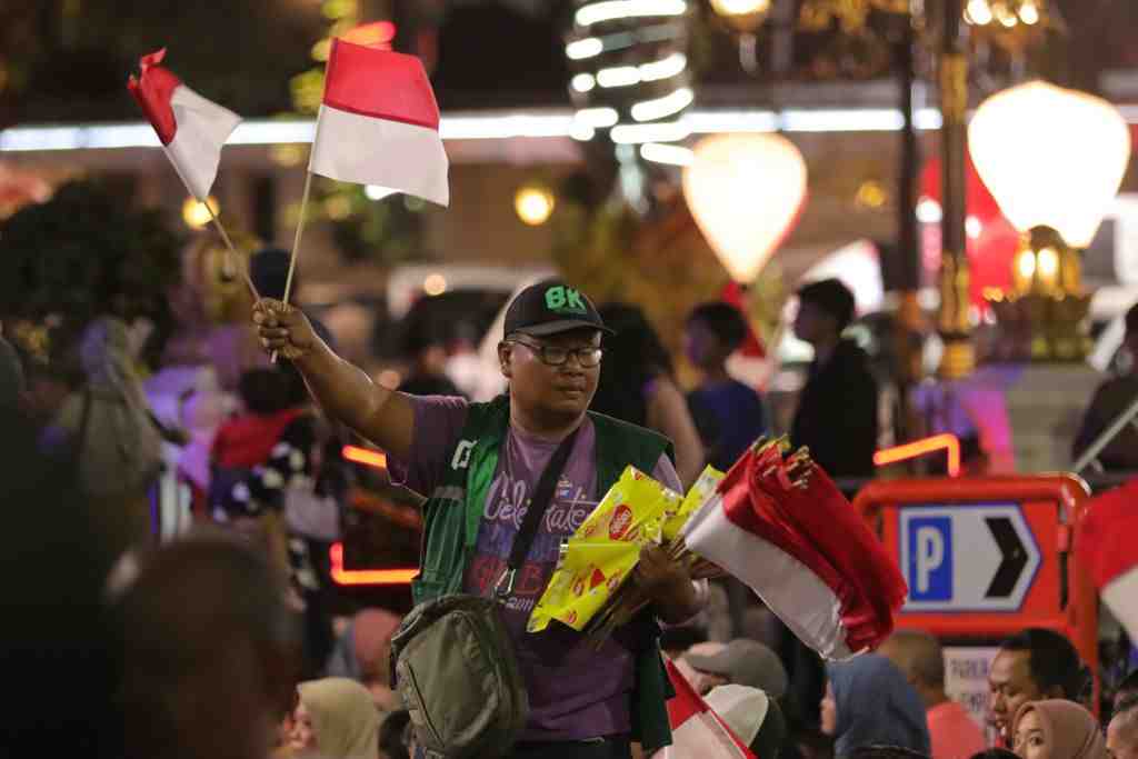 BENDERA MERAH PUTIH MERIAHKAN PESTA RAKYAT JATIM