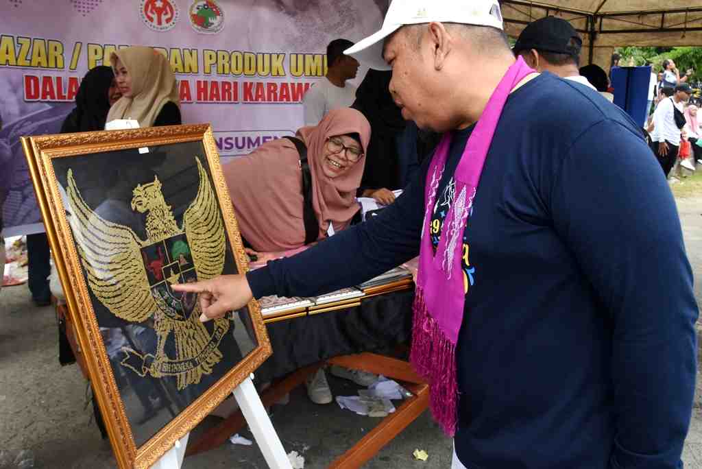 HIASAN DINDING KARAWO