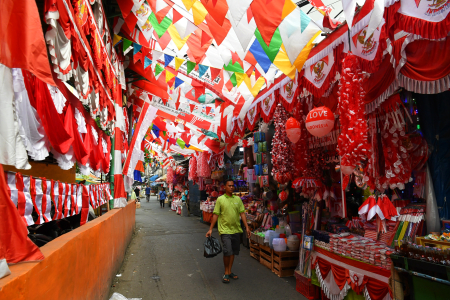 PENJUAL PERNAK PERNIK HIASAN HUT KE 78 RI