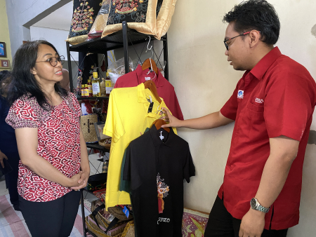 PENJUAL  MOTIF DAYAK