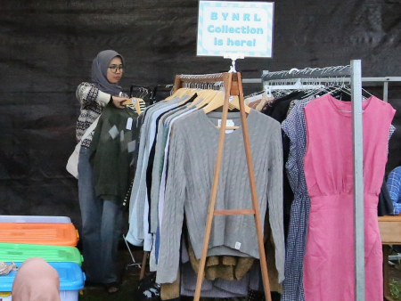 MENYUSUN BAJU