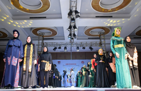 BUSANA KHAS MINANG