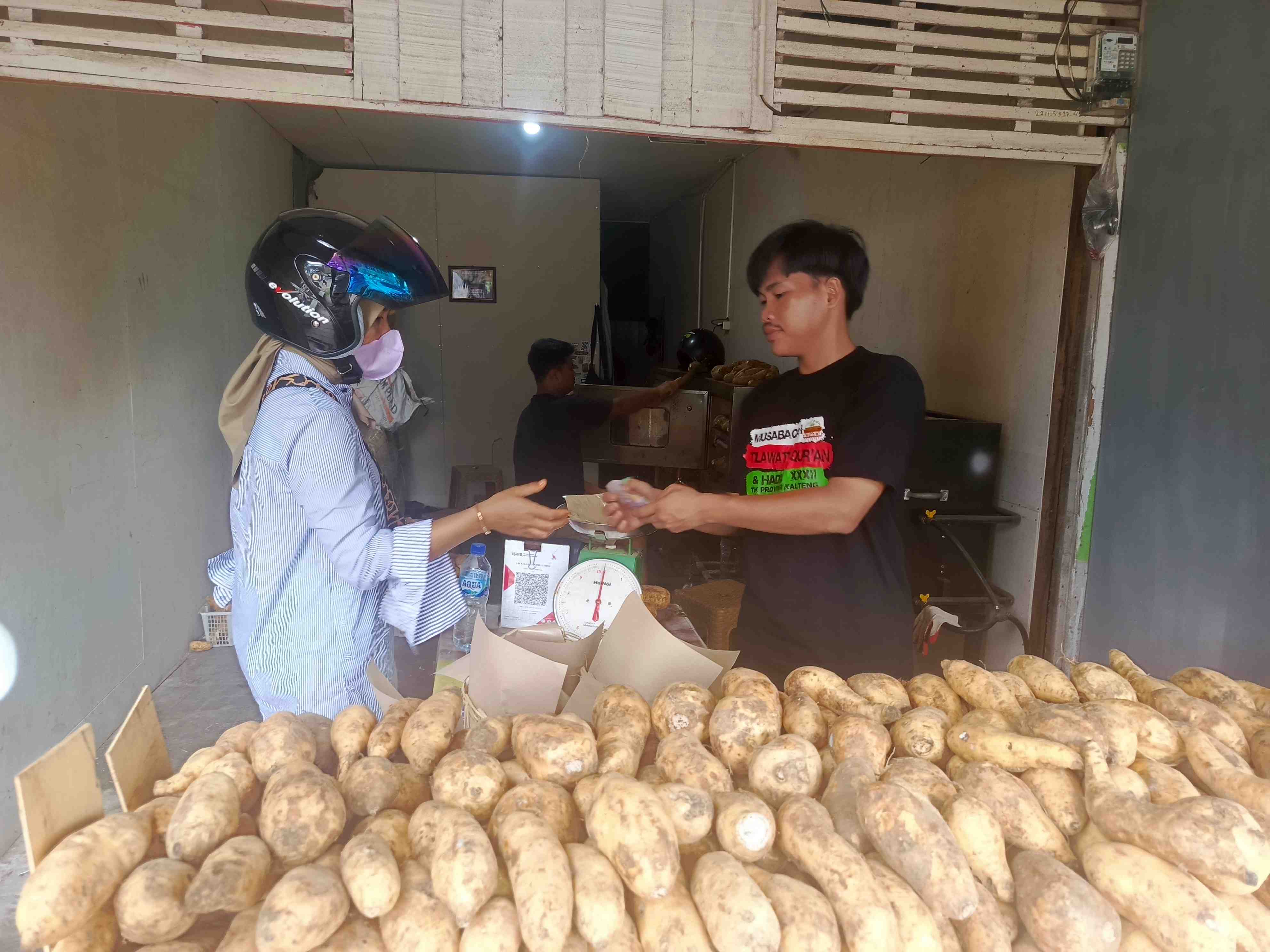 PENJUAL UBI CILEMBU